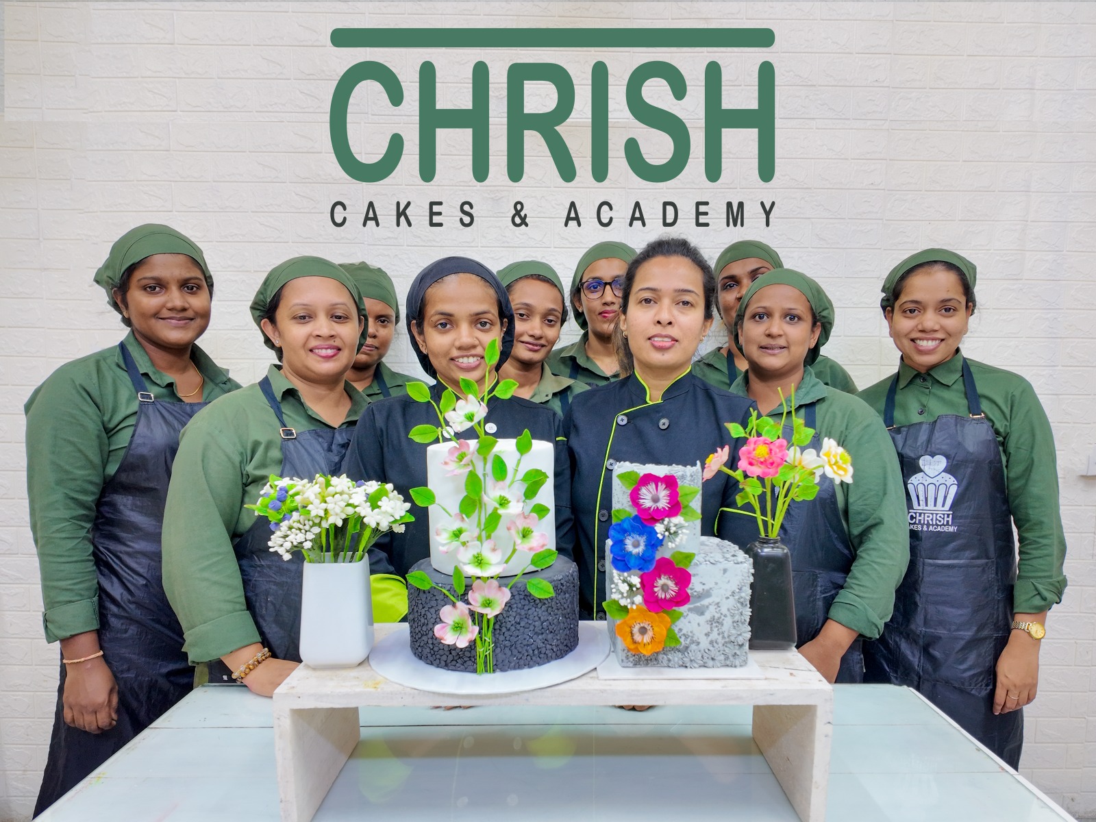 CAKE DECORATOR – LEVEL 3 – SUGAR FLOWER ARTIST